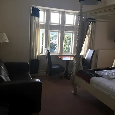 Laurel 4*